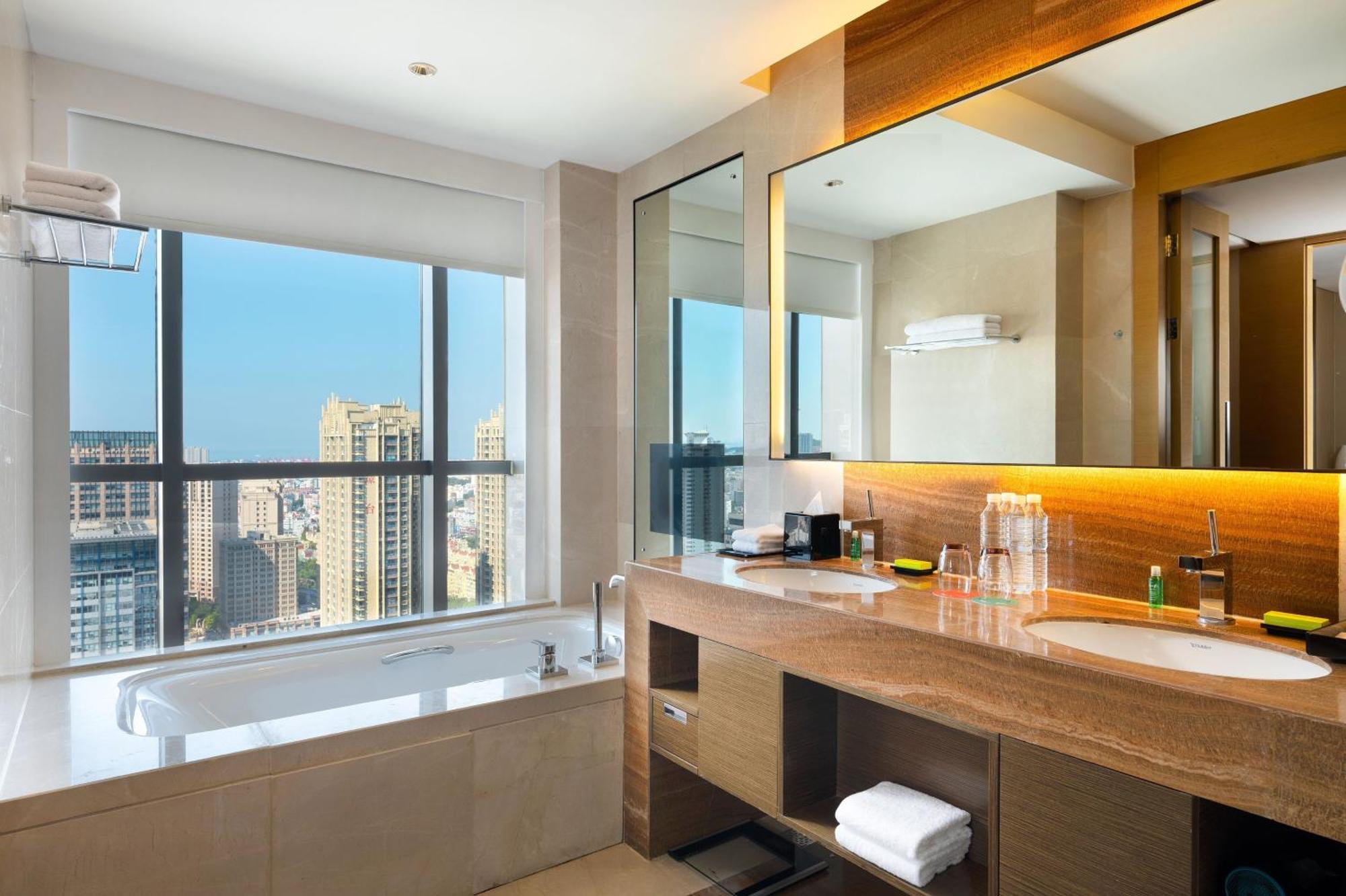 Le Meridien Qingdao Exteriör bild